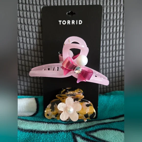 Torrid Pink and Yellow Floral Hair Clip Set - Picture 2 of 3
